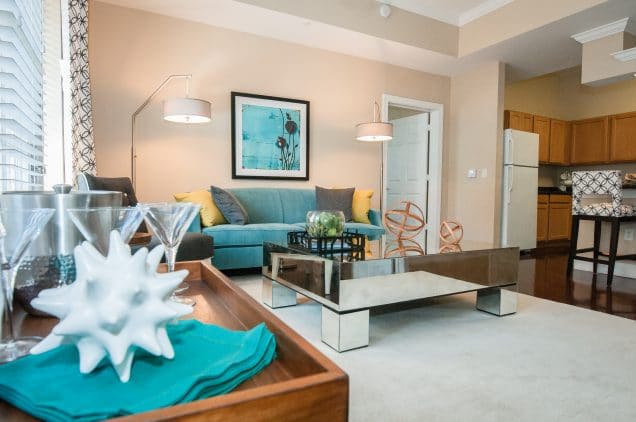 Features & Amenities - Southgate Towers Apartments in Baton Rouge